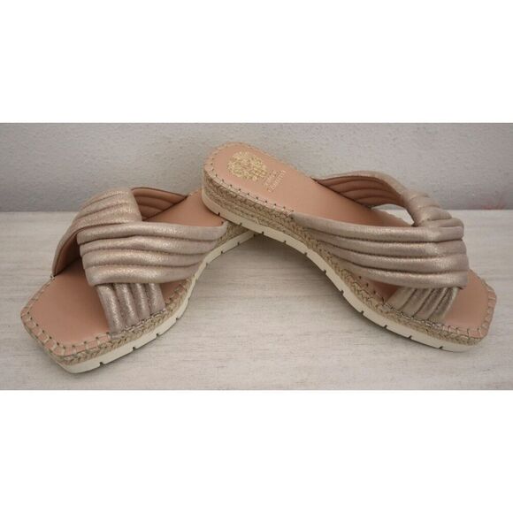 Vince Camuto WMN Sz 9W Beige/Egyptian Gold Channel-Quilted Melysa Leather Sandal - Picture 13 of 14
